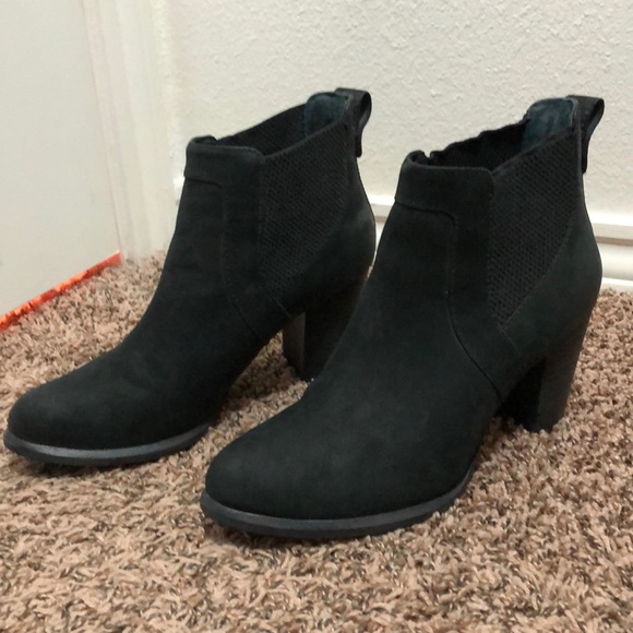 UGG Black Heeled Booties - Picture 2 of 4